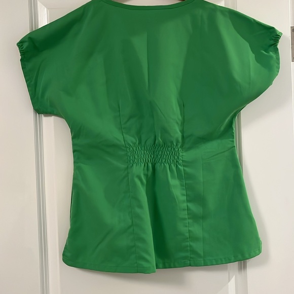 GREY’S ANATOMY BY BARCO lime green scrub set - Picture 6 of 12